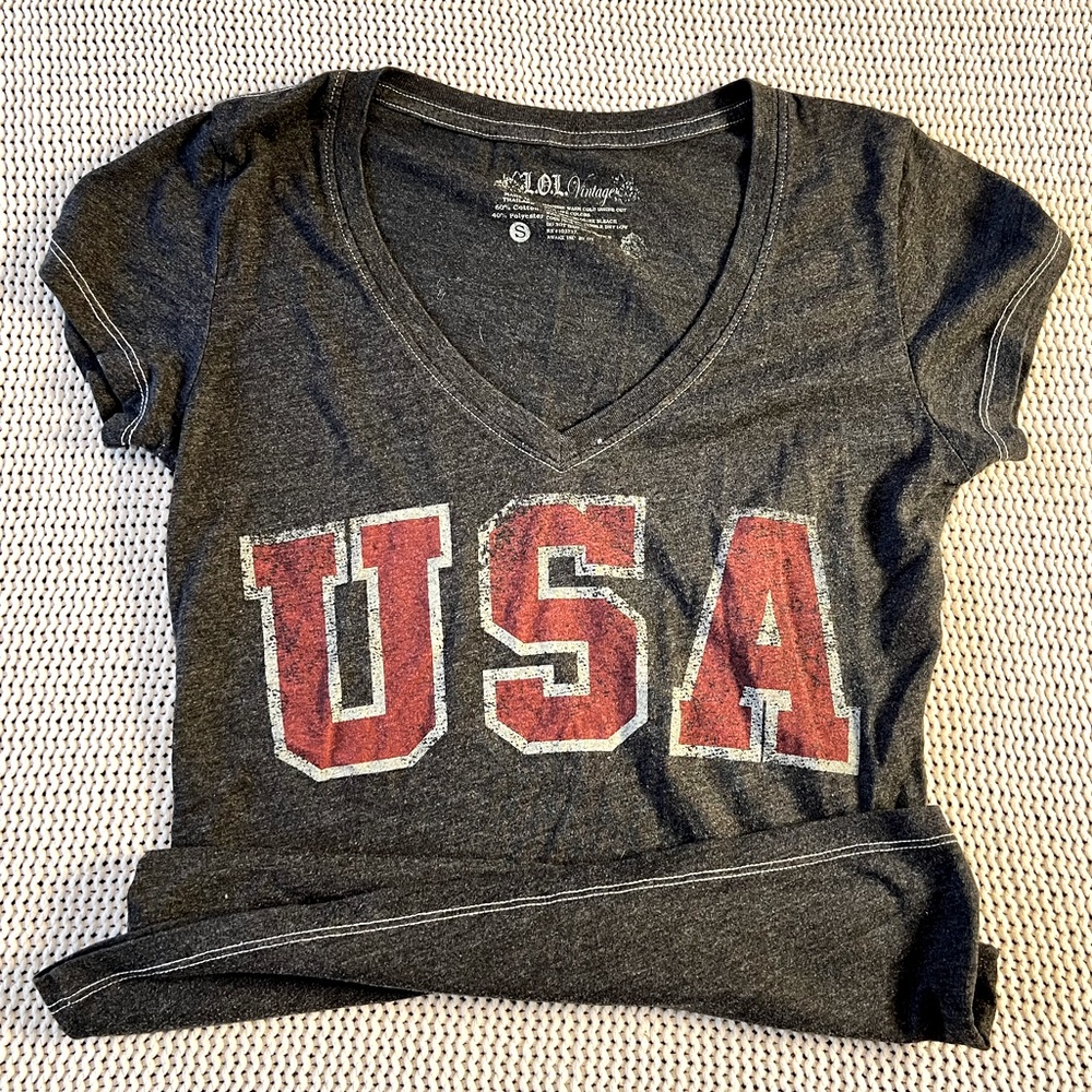 Vintage gray ~USA~ v-neck short sleeve tee